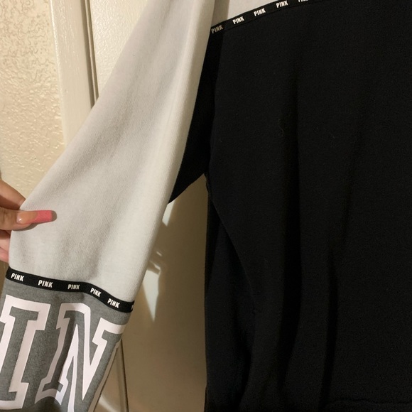 Victoria’s Secret pink SWEATSHIRT - Picture 3 of 4